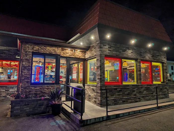 Fontana Famous Pizza & Gyro Picture 3