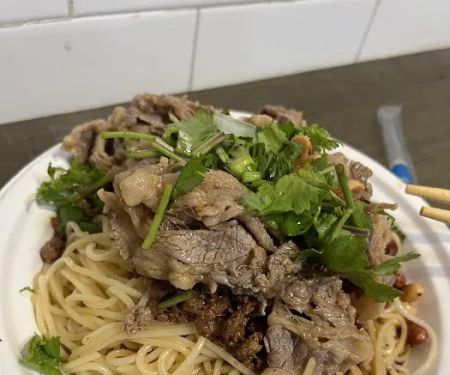 Han Han Noodle House 憨憨小面馆