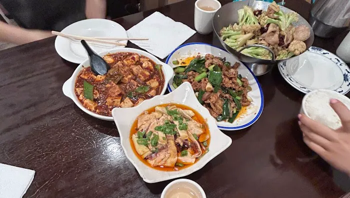 Hot Kitchen Sichuan Style Picture 8