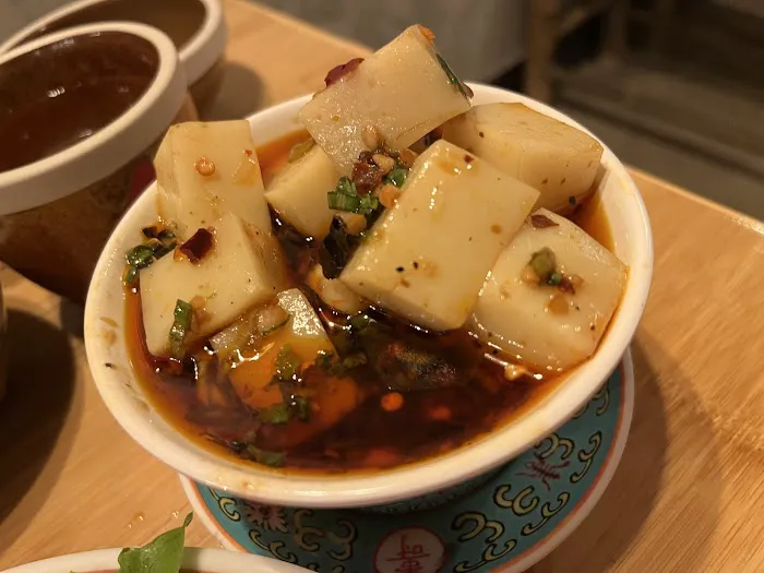 SuanQ Guizhou Hot Pot 贵州酸汤火锅 Picture 2
