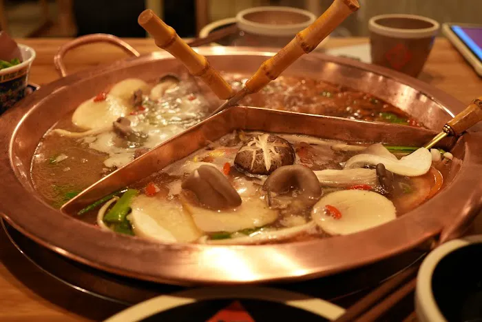 SuanQ Guizhou Hot Pot 贵州酸汤火锅 Picture 4
