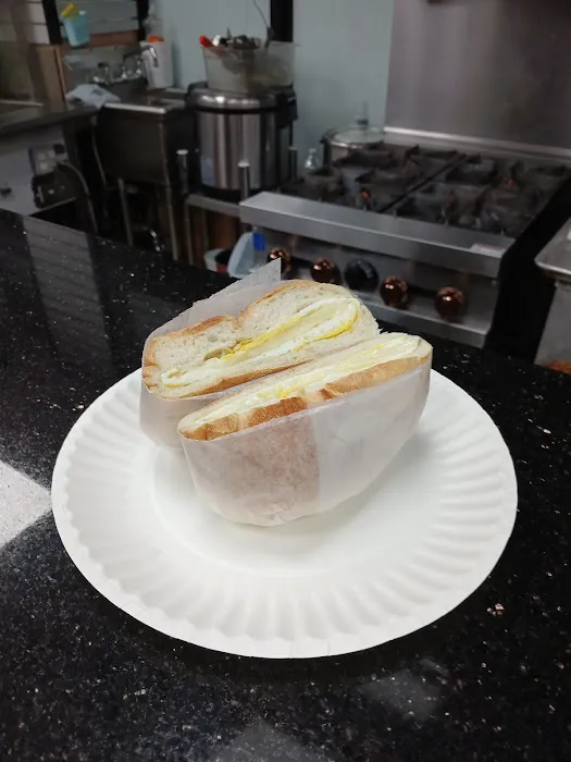 Queen Bee Deli Picture 1