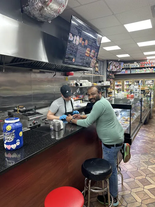 Queen Bee Deli Picture 10