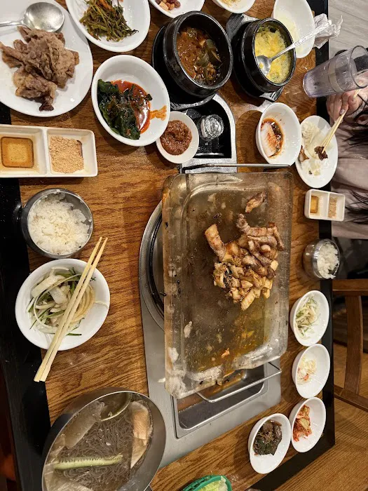 Han Joo (한주) | Korean Barbecue, Authentic Korean food, Cold Noodle, Soju, Lunch Picture 4