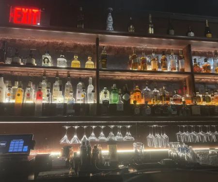 Oasis Restaurant & Lounge