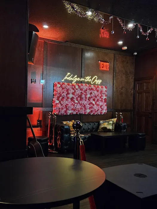 Oasis Restaurant & Lounge Picture 8