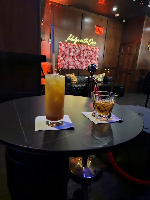 Oasis Restaurant & Lounge Picture 6