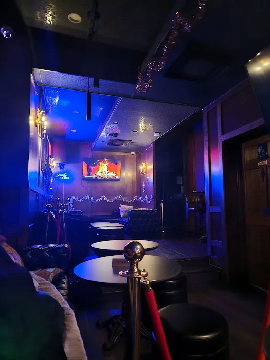 Oasis Restaurant & Lounge Picture 5