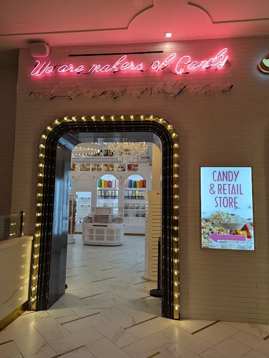 Sugar Factory - Queens Picture 6