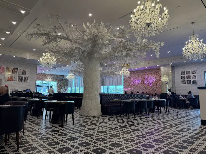 Sugar Factory - Queens Picture 10