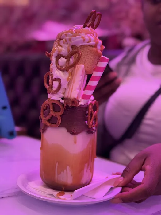 Sugar Factory - Queens Picture 4