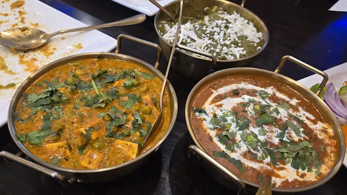 Lucky Dhaba Indian Restaurant Picture 3