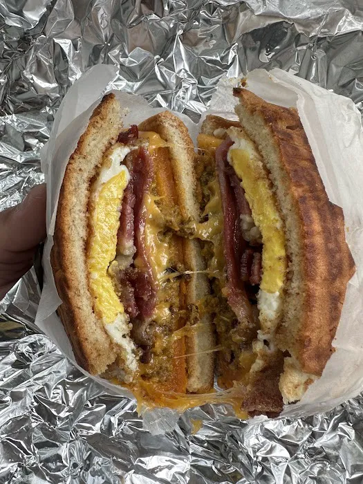 Buy Buy Deli & Grill Picture 2