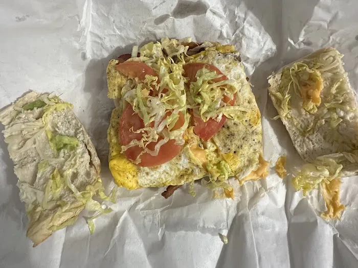 Henriquez Deli Picture 3