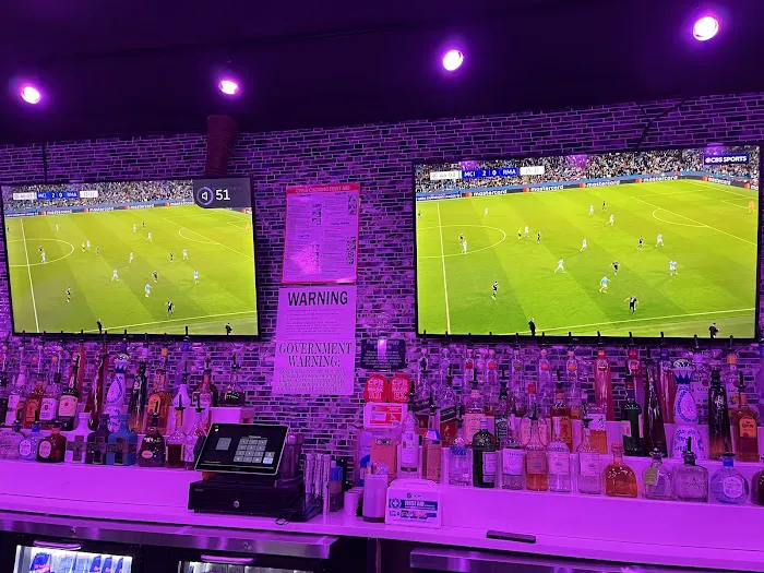 One Bar And Lounge Picture 1