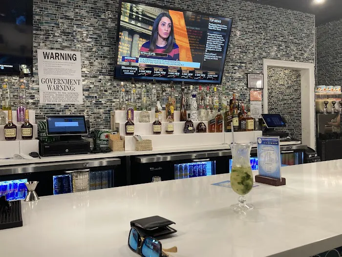 One Bar And Lounge Picture 6
