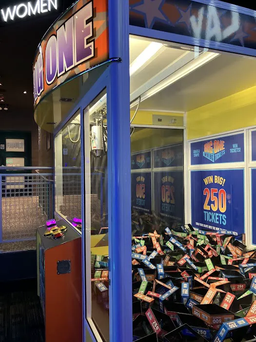 Dave & Buster's Brooklyn Picture 6