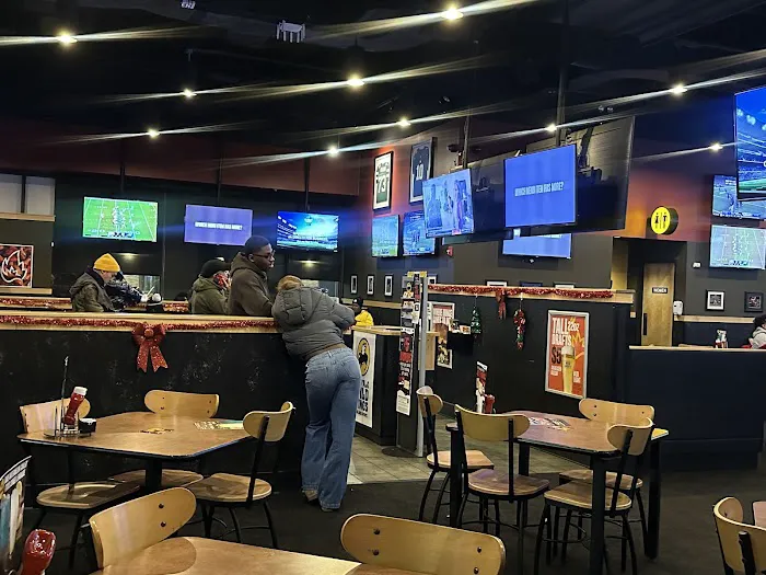 Buffalo Wild Wings Picture 5