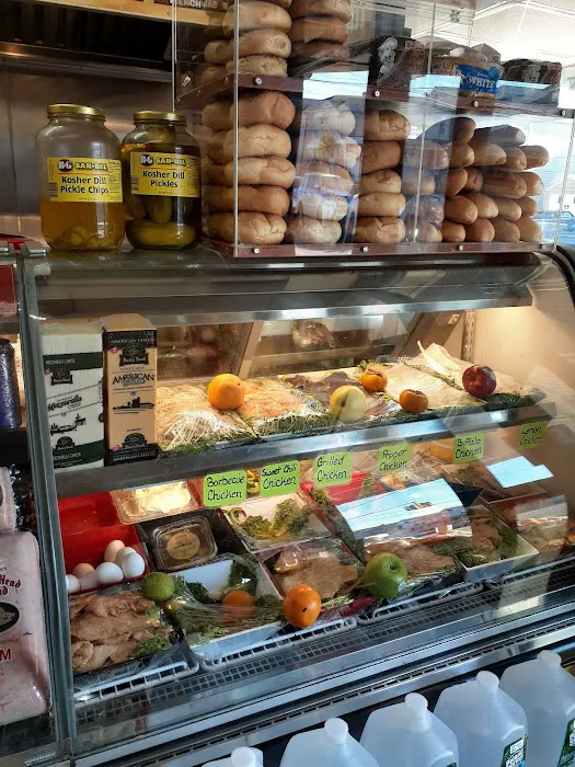 AVE. L DELI Picture 3