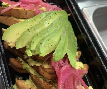 AVE. L DELI