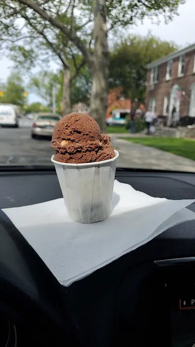 Dolly's Ices Picture 1