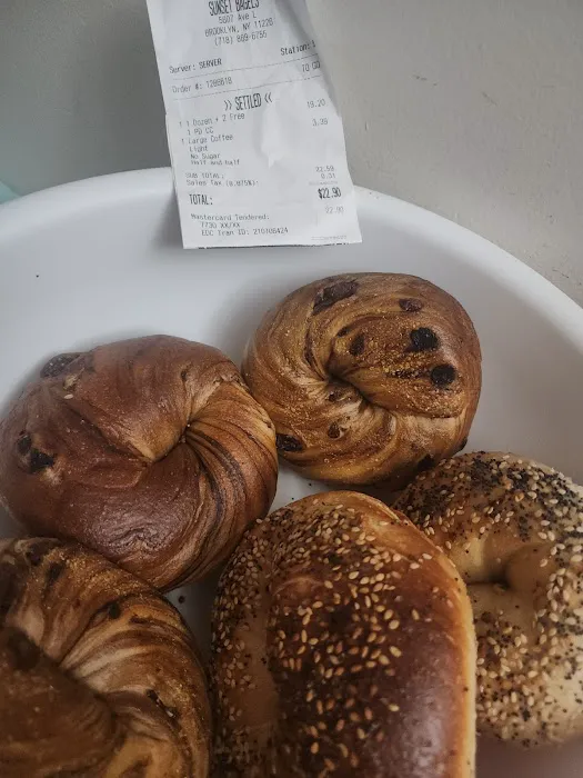 SUNSET BAGELS CAFE Picture 6