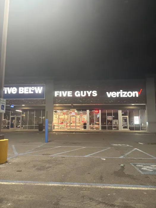 Five Guys Picture 2