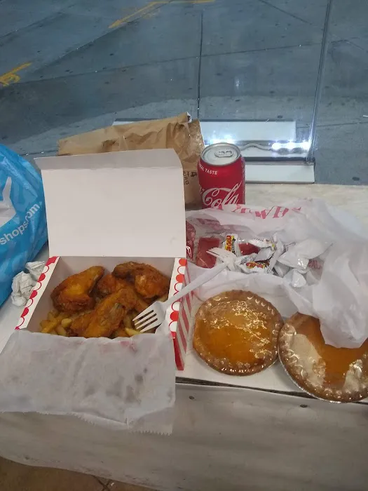 Crown fried chicken & pizza Picture 9