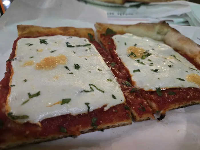 Lenny & John's Pizza Picture 4