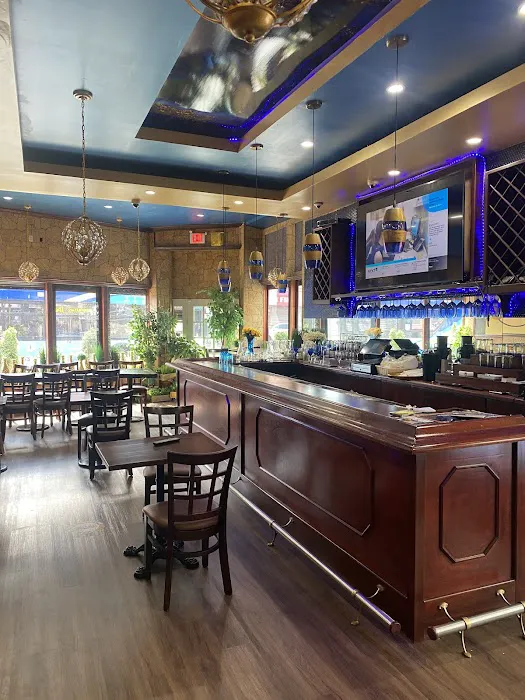 Golden Blue Bar & Restaurant Picture 2