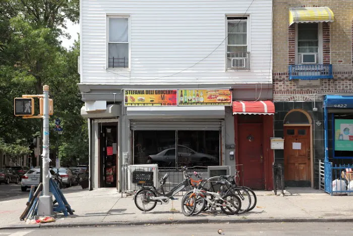 Estefania Deli Grocery Picture 1