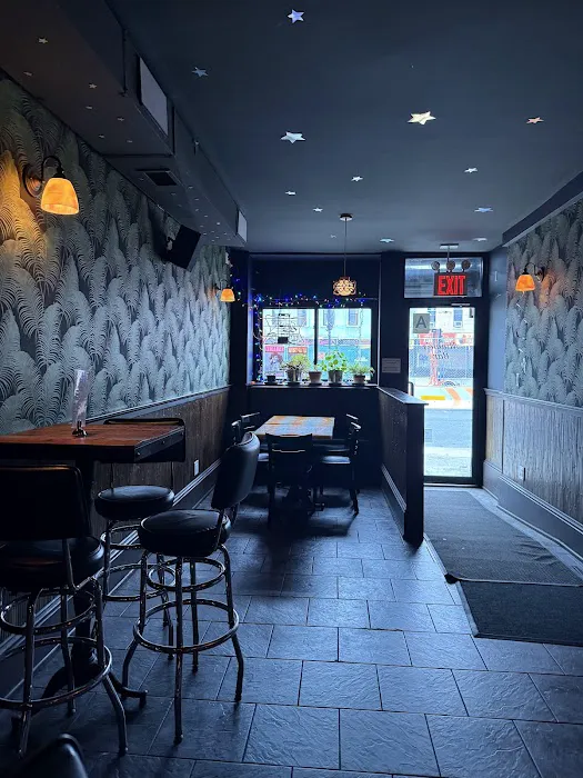 Minnie's Bar Picture 1