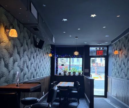 Minnie's Bar