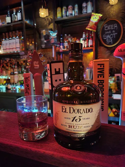 Minnie's Bar Picture 5