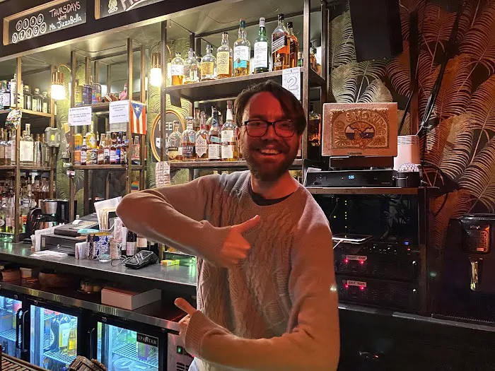 Minnie's Bar Picture 7