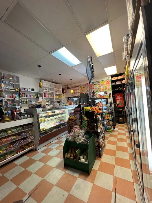 Gro Mexican Deli & Grocery Picture 3