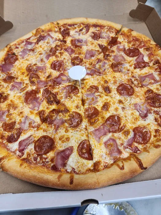 Picazo's Pizza & Restaurant Place Corp Picture 7