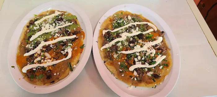 Morales Pizzería Deli and Latin Food Picture 1