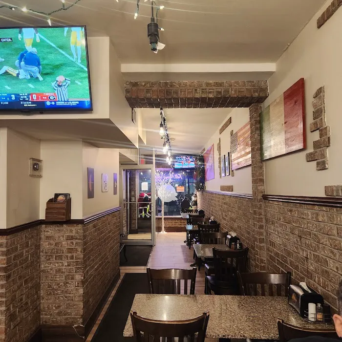 Full Moon Pizzeria Picture 5