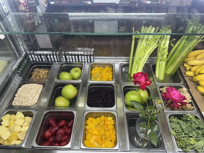 M Famous Gourmet Deli Picture 2