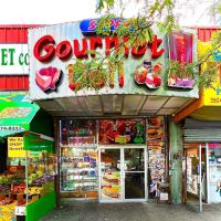 M Famous Gourmet Deli ico