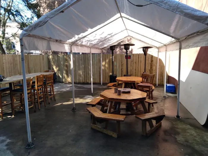 Kelly's Pub Picture 7