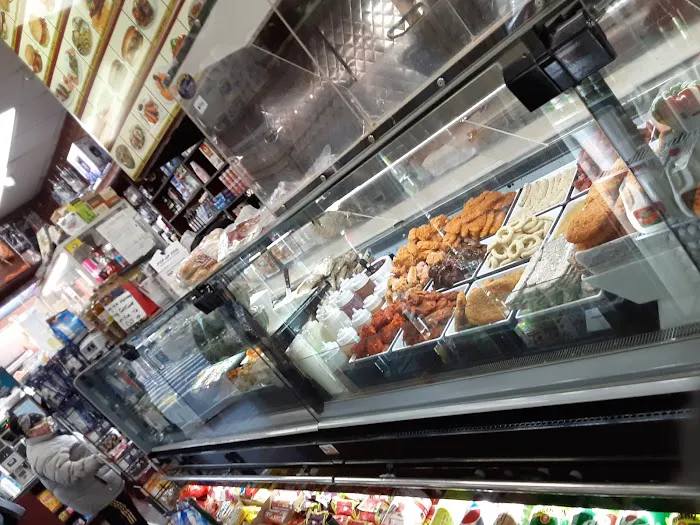 Gold Mine Gourmet Deli Picture 3
