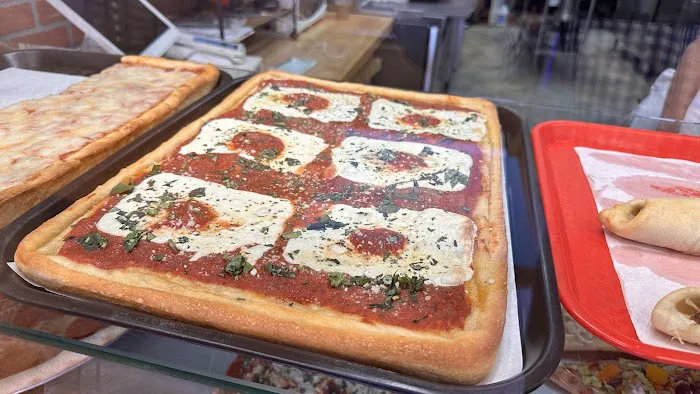 Familia Pizza Restaurant Picture 9