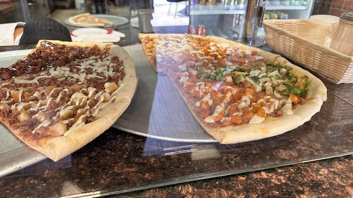 Familia Pizza Restaurant Picture 4
