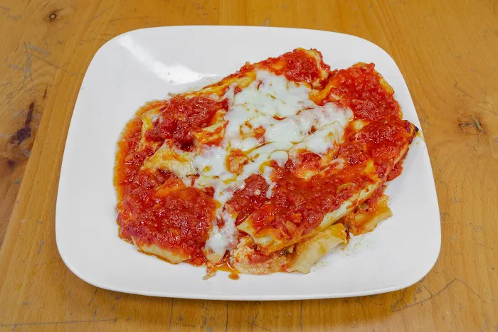 Familia Pizza Restaurant Picture 6