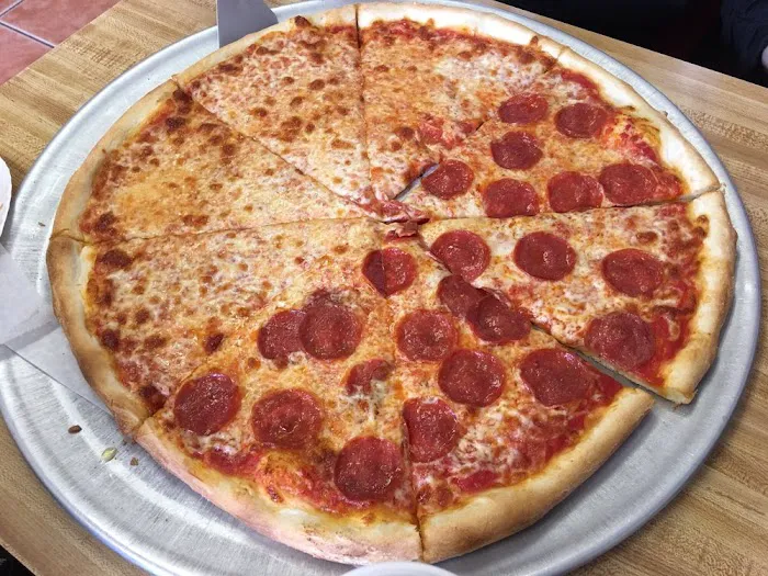 Emilio's Original Gourmet Pizza Picture 10
