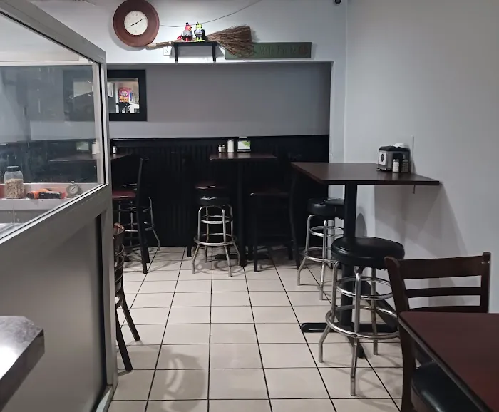 Dee's Deli & Cafe Picture 5
