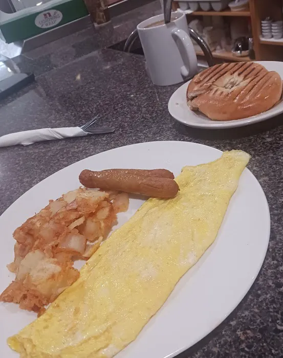 Dee's Deli & Cafe Picture 1