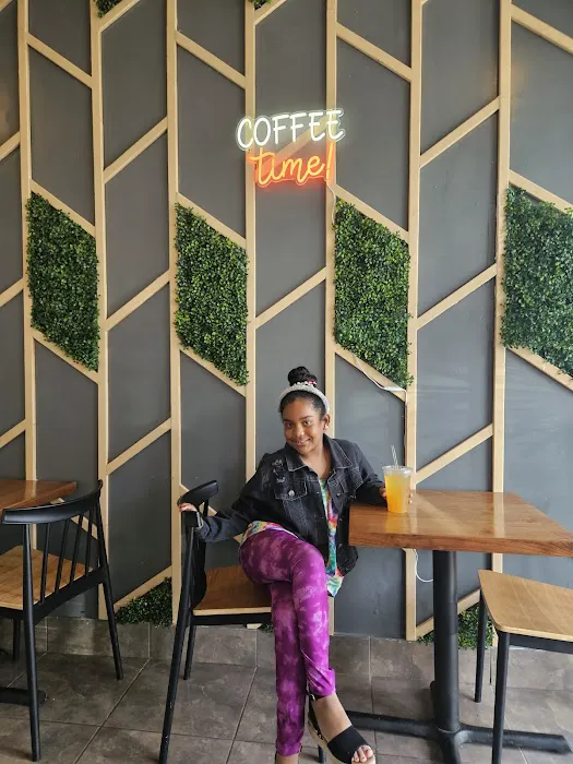 Café Studio Picture 10